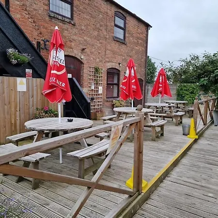 Joiners Arms - Studio Apartments Market Drayton Esterno foto